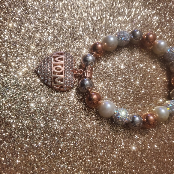 1-PIECE ONE-OF-A-KIND BEADED MOM BRACELET. - Picture 4 of 13